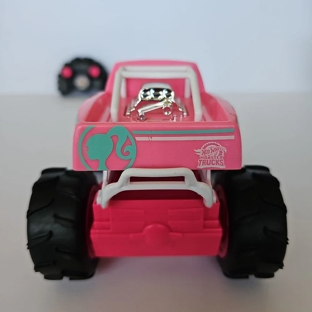 Modern Hot Wheels Barbie Monster Truck RC Remote Control Pink 1:24 HNV02 Toy Car